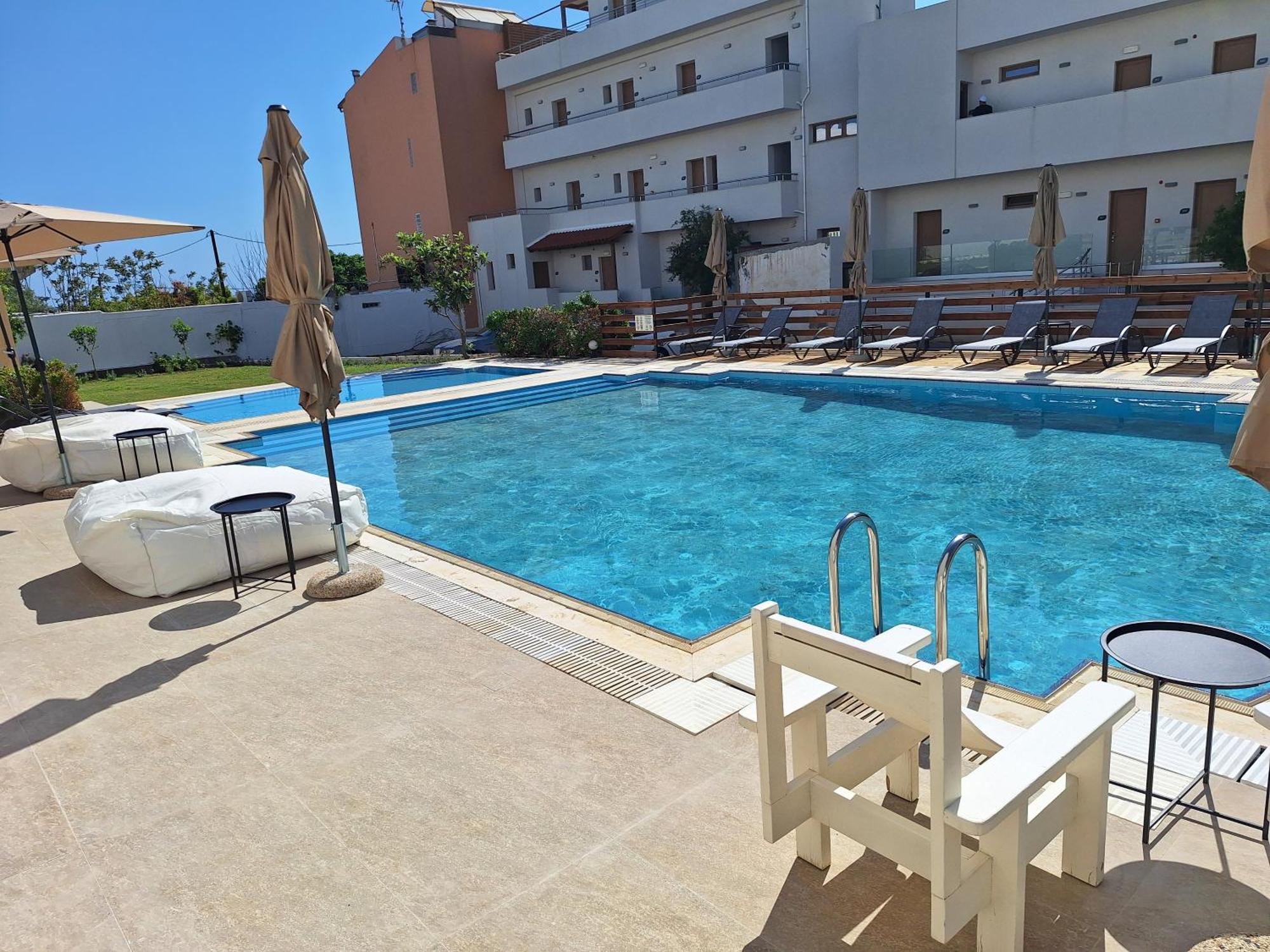 Soho Blue City Hotel Hersonissos  Exteriör bild